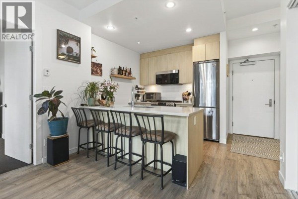210 9080 University Crescent, Burnaby, BC V5A0B7 Photo 5