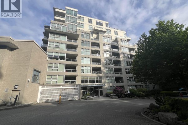 210 9232 University Crescent, Burnaby, BC V5A0A3 Photo 2