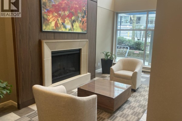 210 9262 University Crescent Crescent, Burnaby, BC V5A0A4 Photo 3
