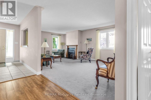 210 Baldwin Street, Tillsonburg, ON N4G5W3 Photo 4