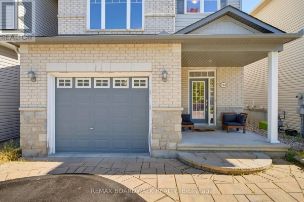 210 Broxburn Crescent, Ottawa, ON K2J0N7 Photo 3