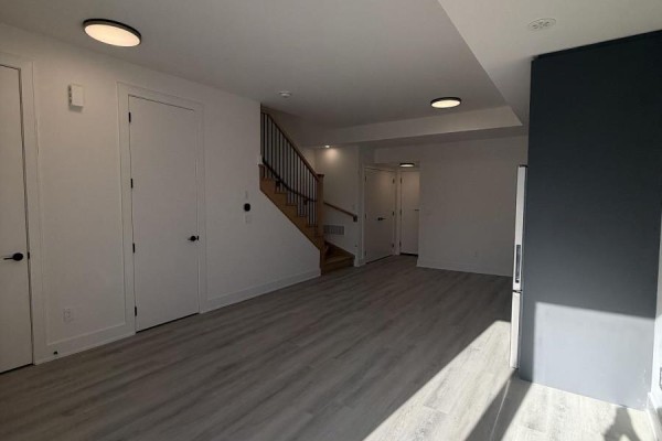 Primary Bedroom - 210 Ellis Avenue, St  Catharines, ON L2P0G9 Photo 4