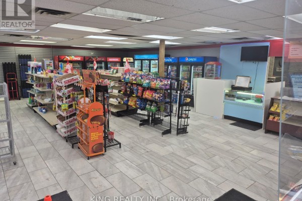 210 Front Street, Quinte West, ON, photo 3