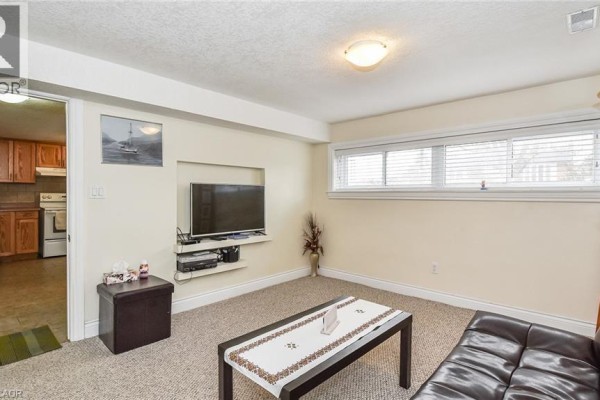 Kitchen - 210 Overlea Drive Unit# Lower, Kitchener, ON N2M1T3 Photo 3