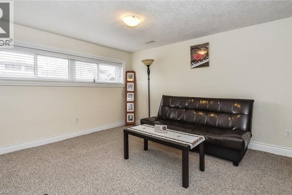 Living room - 210 Overlea Drive Unit# Lower, Kitchener, ON N2M1T3 Photo 4