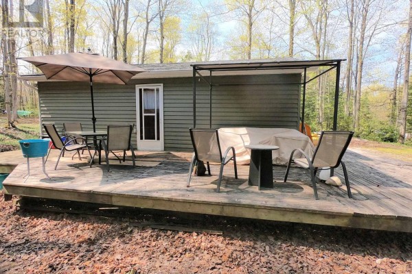 Kitchen - 210 Thompson Avenue, Native Leased Lands, ON N0H2G0 Photo 3