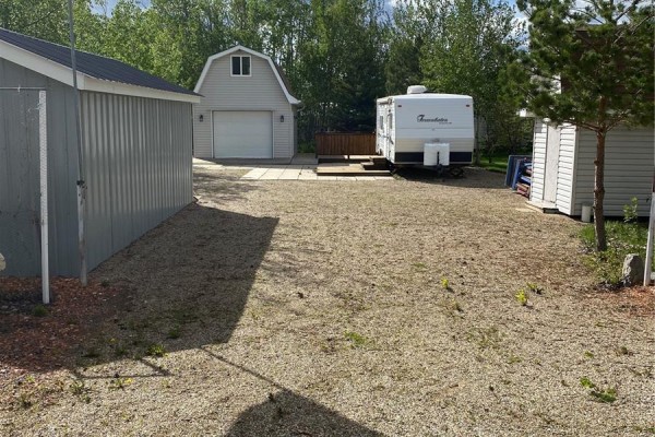 210 Travis Avenue, Fishing Lake, SK S0A1Y0 Photo 4