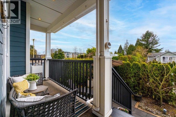 210 W 5th Street, North Vancouver, BC V7M1K1 Photo 5