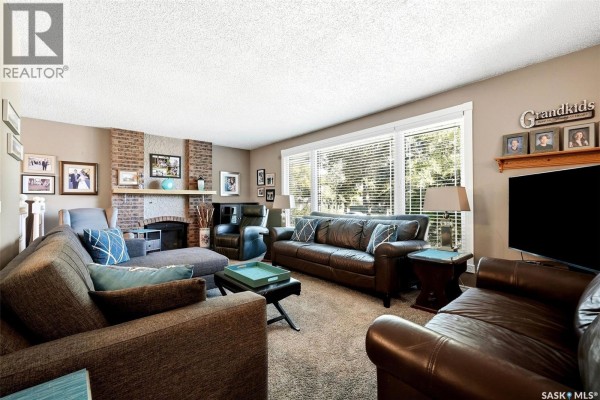 Residential for sale at 210 Windfield Road, Regina, SK - MLS® IkDMEJ