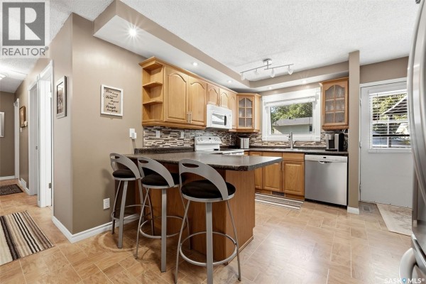 Dining room - 210 Windfield Road, Regina, SK S4V0K3 Photo 4
