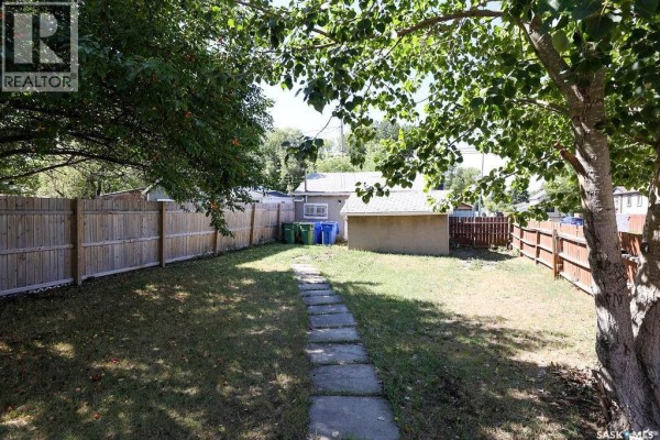 Kitchen - 2100 Reynolds Street, Regina, SK S4N3N1 Photo 5