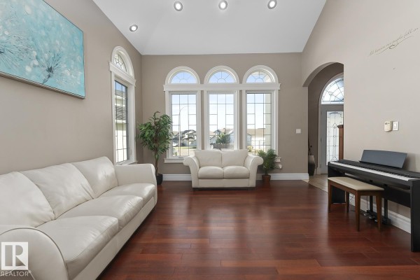 Family room - 2101 7 St, Cold Lake, AB T9M2B9 Photo 4