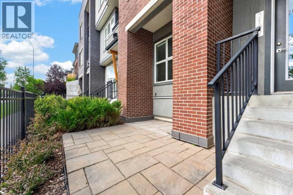 Primary Bedroom - 2102, 95 Burma Star Road Sw, Calgary, AB T3E8A9 Photo 2