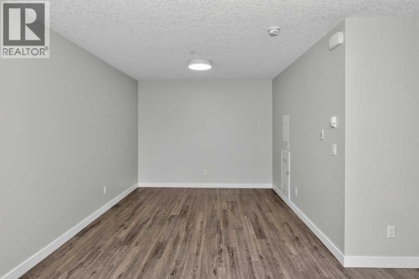 4pc Bathroom - 2102, 95 Burma Star Road Sw, Calgary, AB T3E8A9 Photo 4