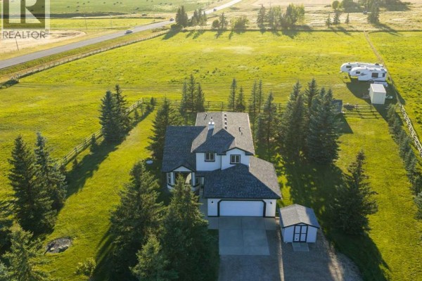 Kitchen - 210243 102 Street W, Rural Foothills County, AB T1S0V4 Photo 4