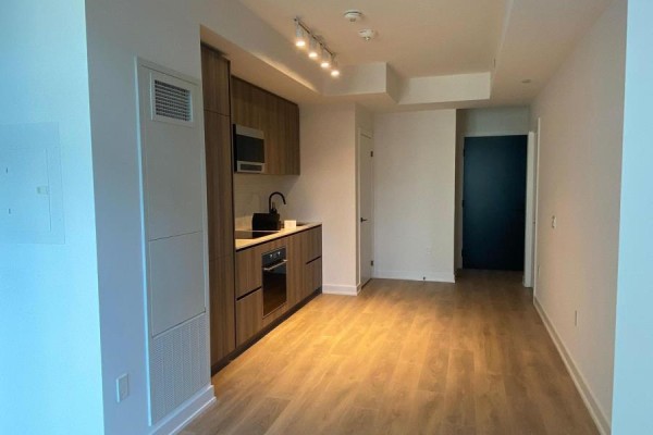 2103 - 127 Broadway Avenue, Toronto, ON M4P1V4 Photo 2