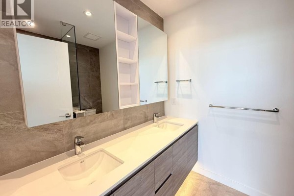 2103 660 Quayside Drive, New Westminster, BC V3M0P1 Photo 5