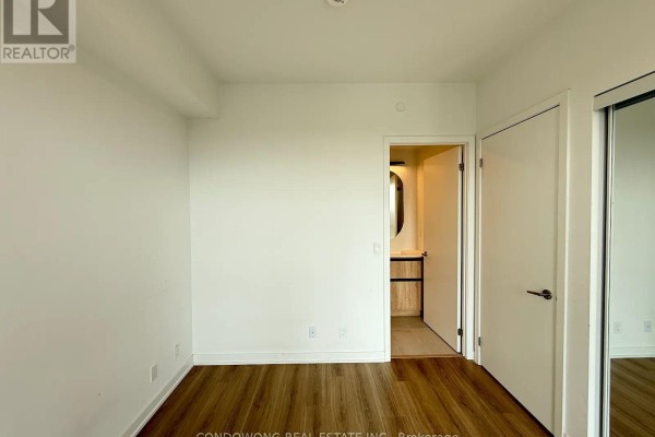 Living room - 2104 - 7950 Bathurst Street, Vaughan, ON L4J0L4 Photo 3