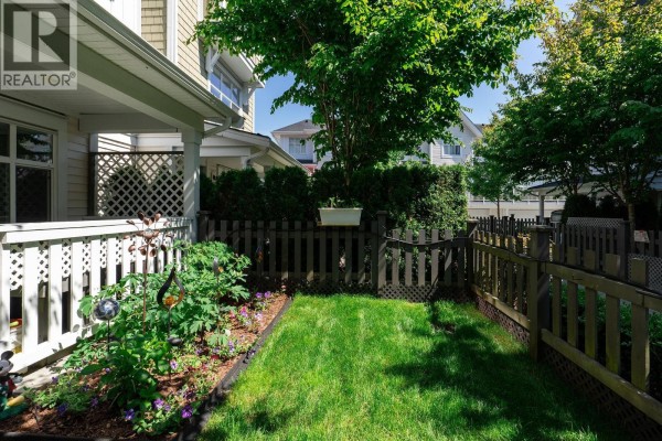 2104 11295 Pazarena Place, Maple Ridge, BC V2X4K9 Photo 3