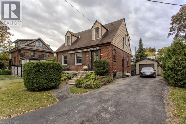Residential for sale at 2104 Emerald Crescent, Burlington, ON - MLS® pvsfK7