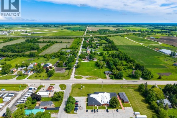 2104 London Line, Sarnia, ON N7T7H2 Photo 4