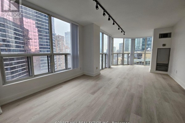 Den - 2105 - 24 Wellesley Street W, Toronto, ON M4Y2X6 Photo 5