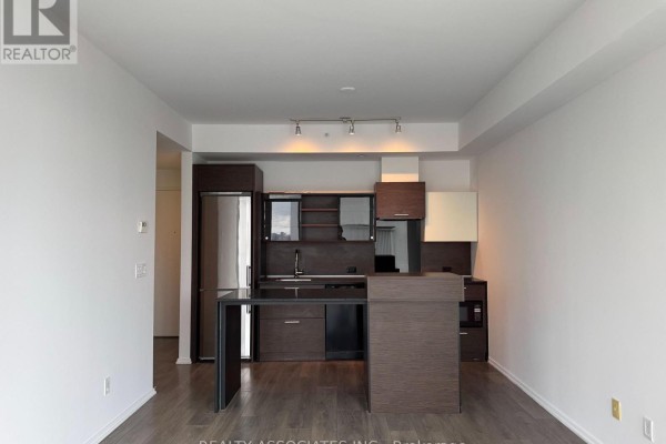 2105 - 75 St Nicholas Street, Toronto, ON, photo 2