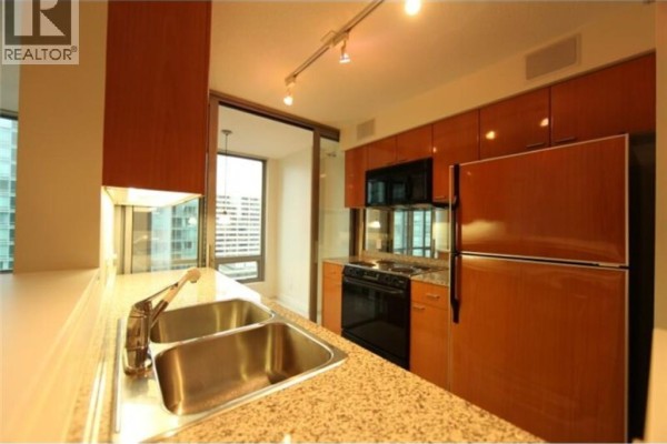 2105 1288 Alberni Street, Vancouver, BC V6E4R3 Photo 3