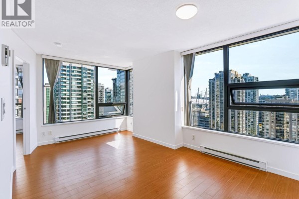 2105 977 Mainland Street, Vancouver, BC V6B1T2 Photo 3