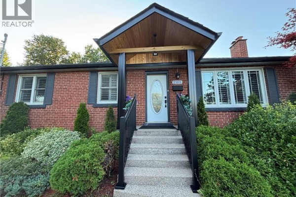 2105 Maplewood Drive, Burlington, ON, photo 2
