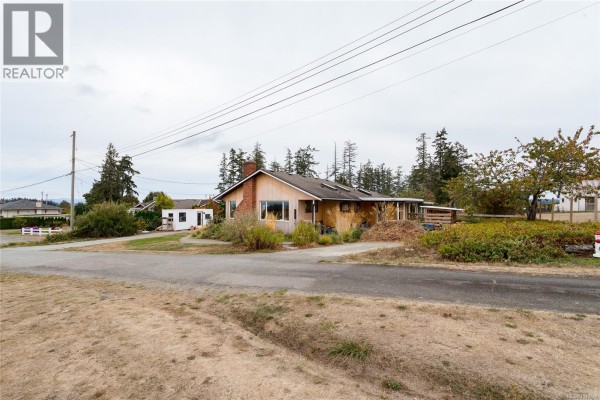 Bedroom - 2105 Straitsview Rd, Central Saanich, BC V0S1A0 Photo 3