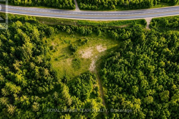 00 60 Highway, Madawaska Valley, ON, photo 2