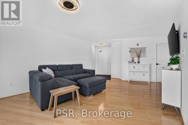 Kitchen - 2106 - 270 Queens Quay W, Toronto, ON M5J2N4 Photo 3