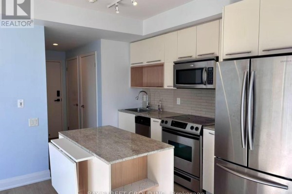 Dining room - 2107 - 21 Carlton Street, Toronto, ON M5B1L3 Photo 2