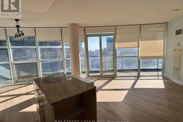 Kitchen - 2107 - 21 Carlton Street, Toronto, ON M5B1L3 Photo 3