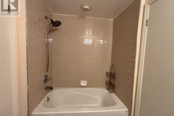 2107 - 21 Carlton Street, Toronto, ON M5B1L3 Photo 5