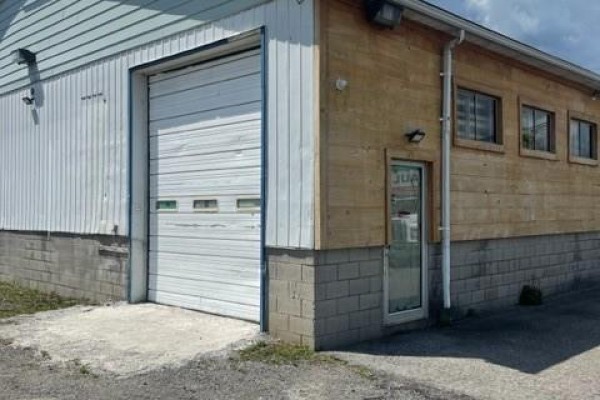 2107 Parkdale Avenue E, Brookville, ON K6B0B4 Photo 2
