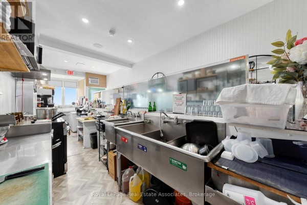 2107 Yonge Street, Toronto, ON M4S2A4 Photo 5