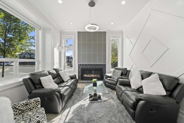 21070 76a Avenue, Langley, BC V2Y0L1 Photo 3