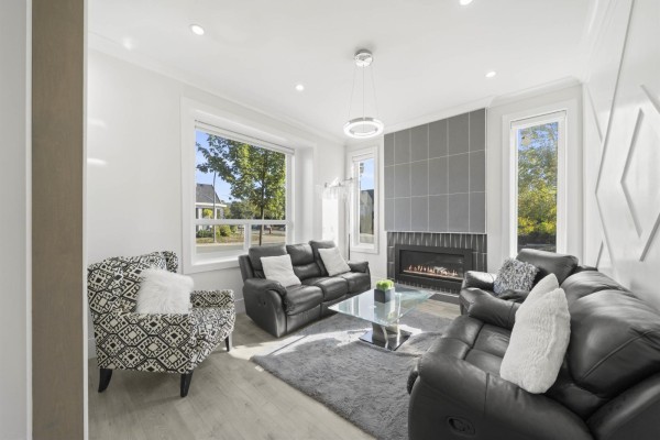 21070 76a Avenue, Langley, BC V2Y0L1 Photo 4