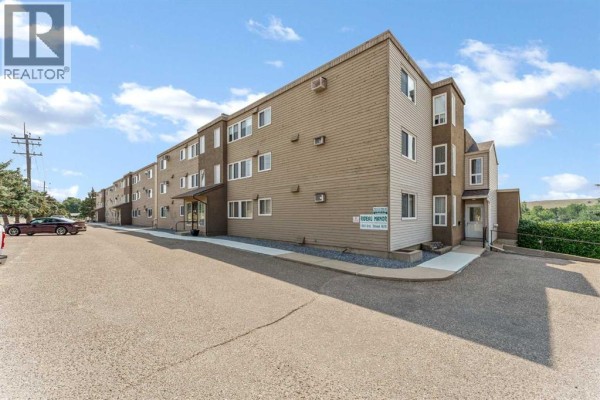 Kitchen - 211, 1051 3 Street Nw, Medicine Hat, AB T1A7Y4 Photo 4
