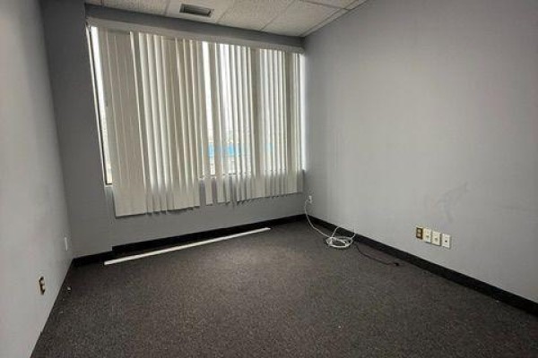 211 - 1085 Bellamy Road N, Toronto, ON M1H3C7 Photo 2