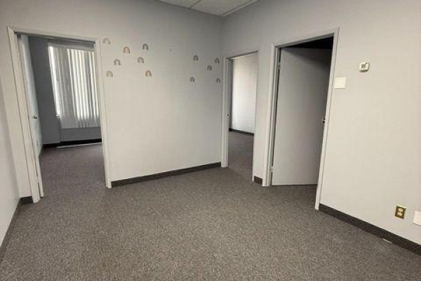 211 - 1085 Bellamy Road N, Toronto, ON M1H3C7 Photo 3