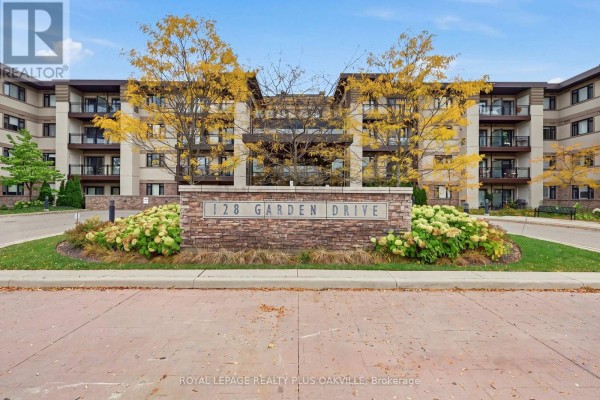 211 - 128 Garden Drive, Oakville
