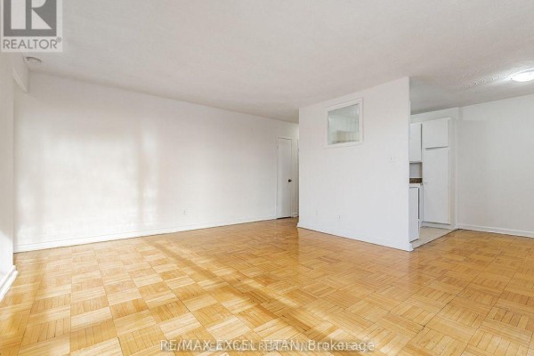 211 - 165 Cosburn Avenue, Toronto, ON M4J2L3 Photo 5