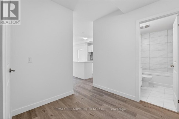 Bedroom - 211 - 461 Green Road, Hamilton, ON L8E0L5 Photo 4