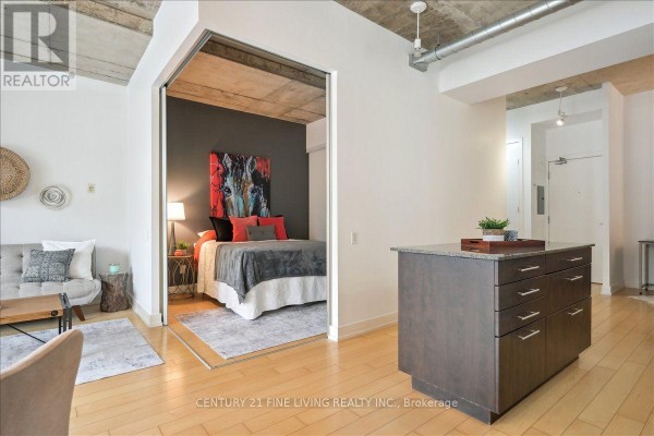 Primary Bedroom - 211 - 66 Portland Street, Toronto, ON M5V2M6 Photo 4
