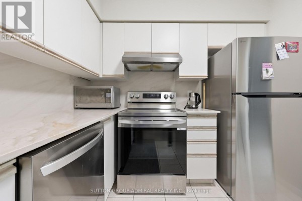 Kitchen - 211 - 81 Townsgate Drive, Vaughan, ON L4J8E6 Photo 5