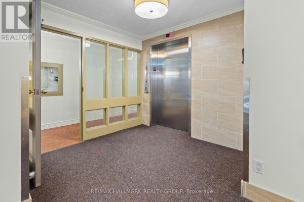 211 - 959 North River Road, Ottawa, ON K1K3V3 Photo 5