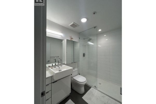 211 1150 Bailey Street, Squamish, BC V8B0R4 Photo 4